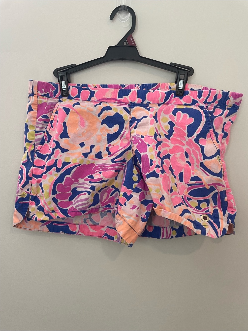 Women's M Lilly Pulitzer shorts elastic waist